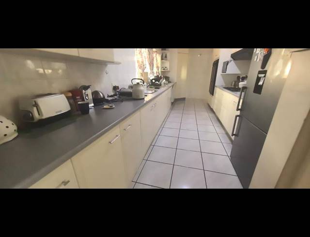 5 BEDROOM HOUSE FOR SALE IN WILRO PARK